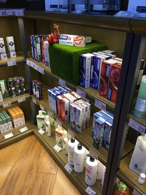 深圳进口食品批发门店及木材销售市场概览